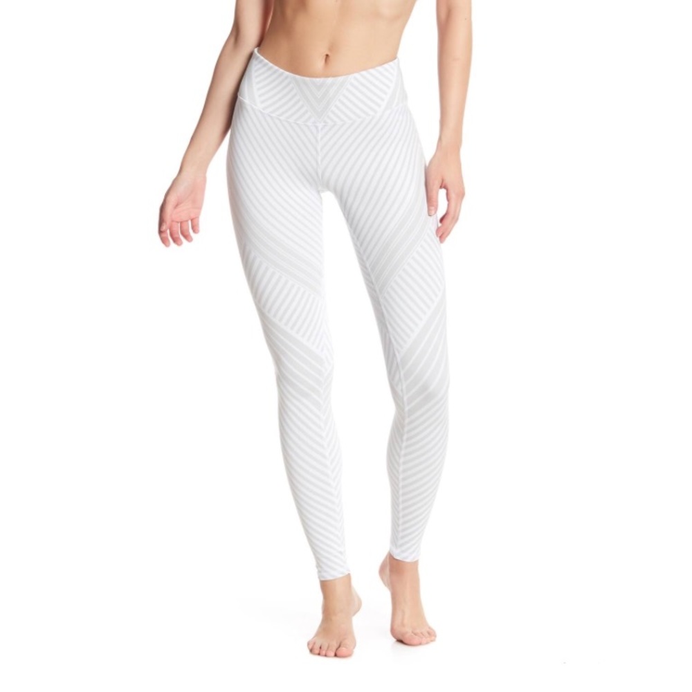 Alo Yoga Santa Fe Airbrush Legging in Large